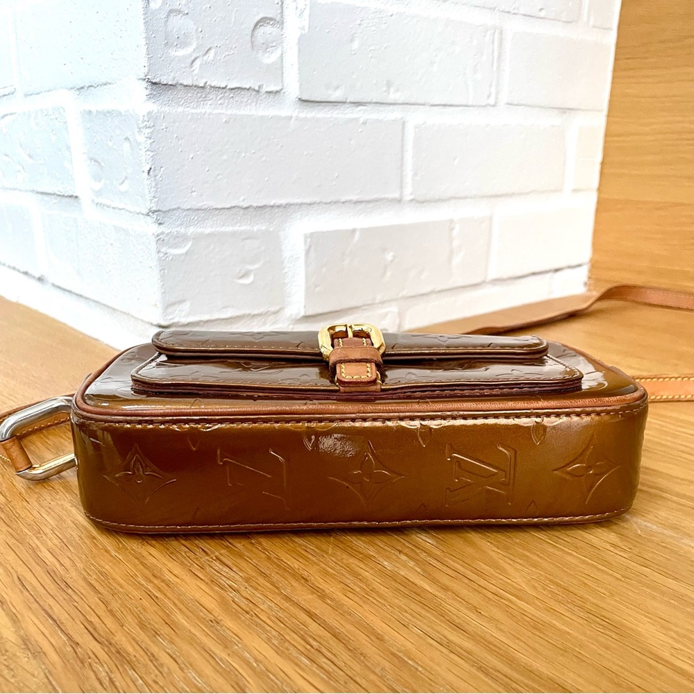 Louis Vuitton Authentic Vernis Christie MM Crossbody Bag - Picture 5 of 15